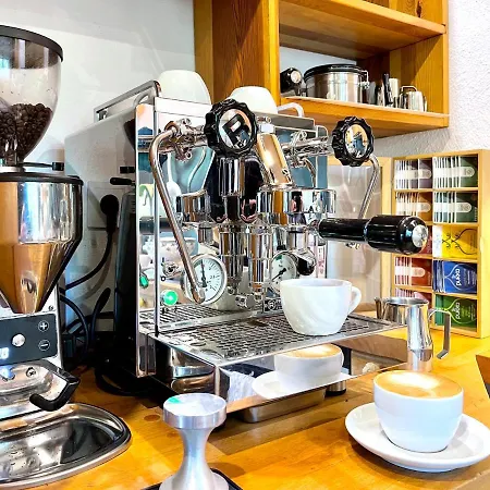 מלון Cosy Family *